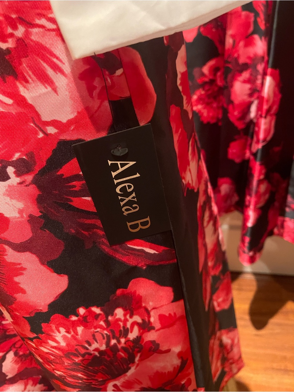 White Wrap Bodice Maxi Dress with Red Floral Black Skirt NWT - Picture 15 of 16